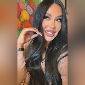 Meet your Posher, Lydia